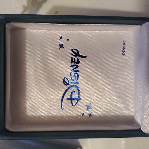 The Bradford Exchange "Mickey Through The Years" Ring Size 7 - Picture 3 of 4